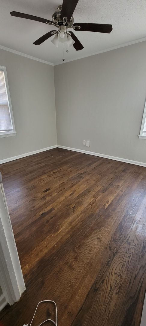 Building Photo - Beautiful Blue 3 Bed 1 Bath Home