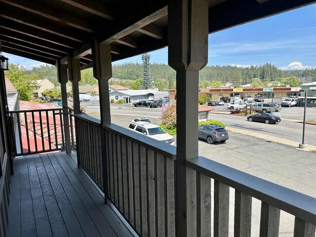 Building Photo - Cute 1 Bedroom Unit Close to Downtown