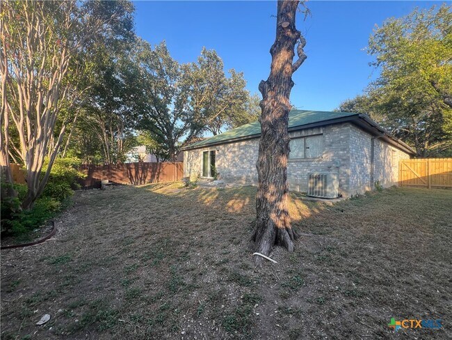 Building Photo - 13907 Quarles St