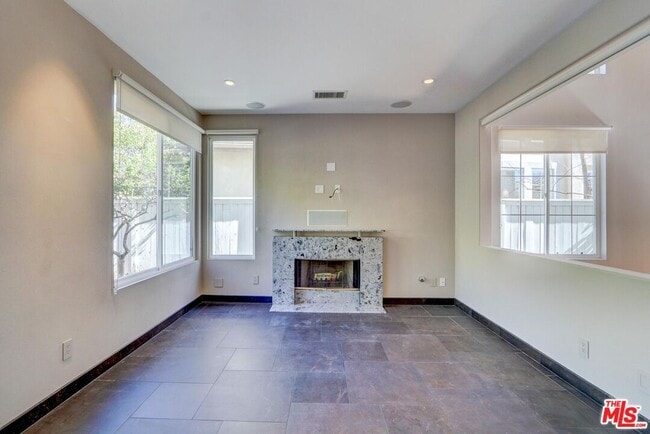 Building Photo - 3145 White Cedar Pl