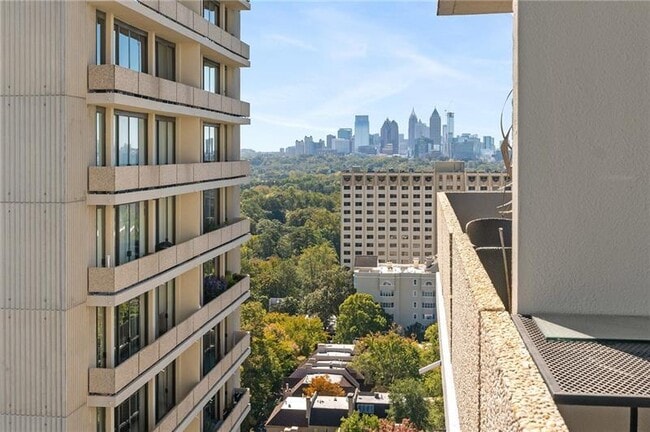 Building Photo - 2575 Peachtree Rd NE