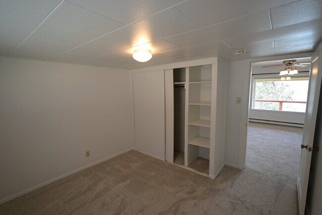 Building Photo - 2 bed 1 bath home with great view of Sequi...