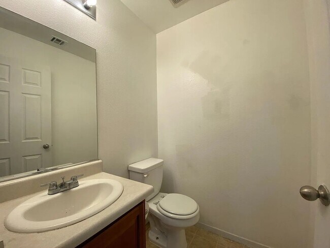 Building Photo - 6062 St Petersburg Dr