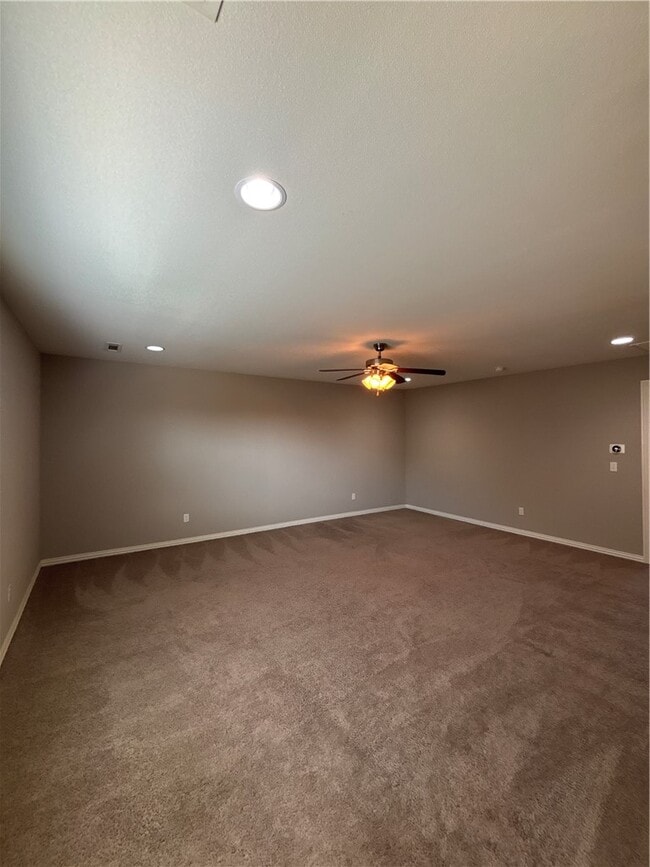 Building Photo - 4400 SW Eggersway Pl