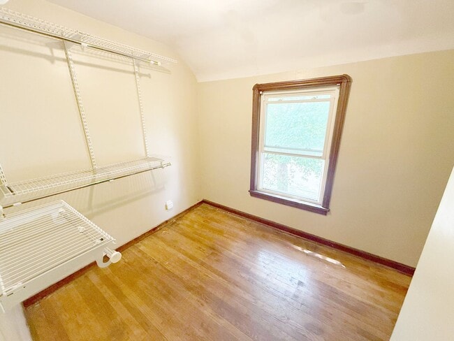 Building Photo - 3 BED 2 BATH BEAUTIFUL SINGLE FAMILY HOME