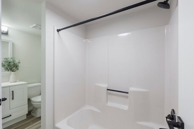 Building Photo - 3bd/3ba Home w/ Fully Fenced Backyard and Deck!