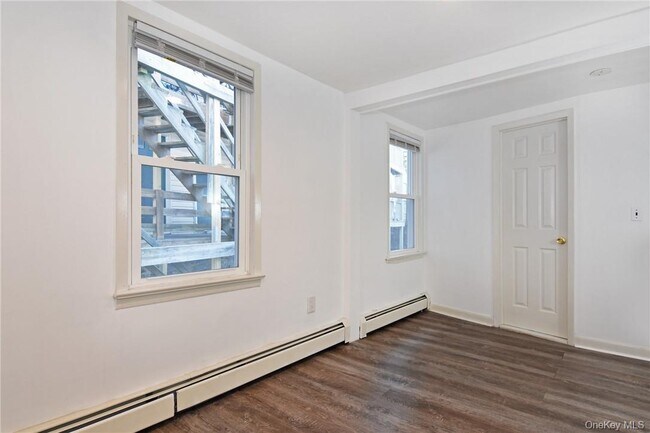 Building Photo - 44 Ridge St