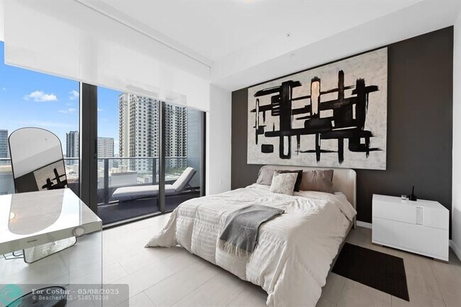 Building Photo - 1000 Brickell Plaza