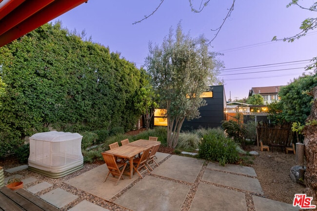 Building Photo - 5676 Hub St