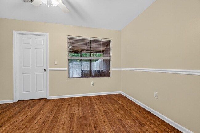 Building Photo - 6239 Lucille Dr
