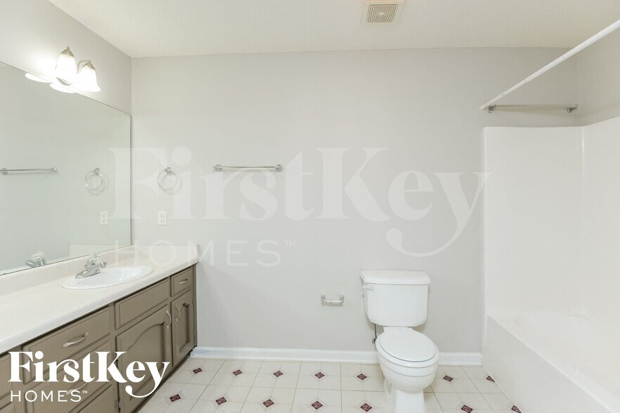 Building Photo - 1755 Annendale Dr