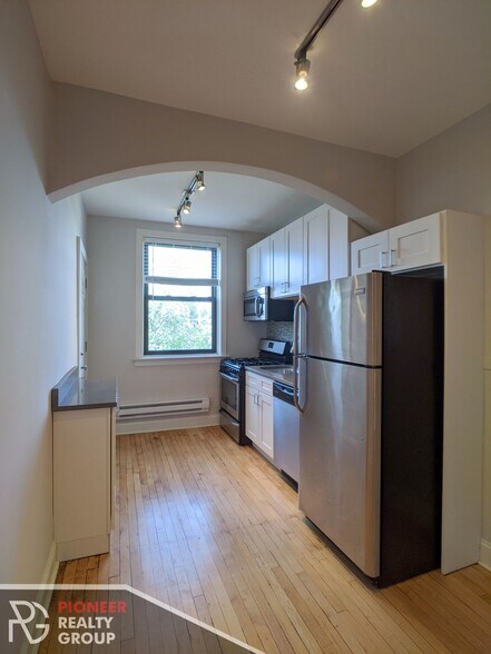 Building Photo - 2329 N Rockwell St