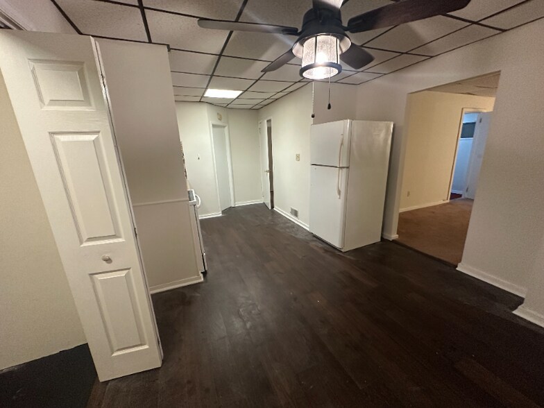 Building Photo - 516 Oakwood St