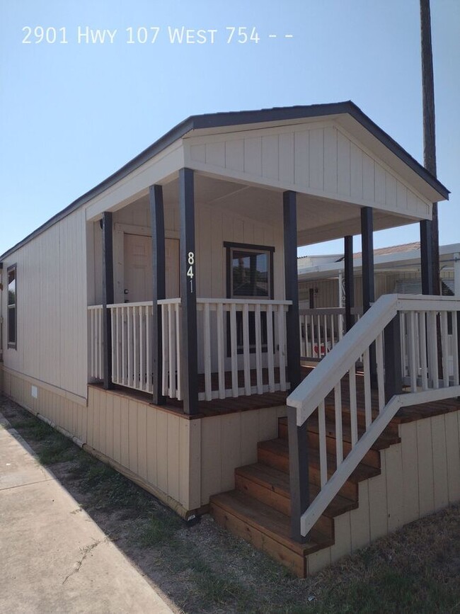 Building Photo - Porch Model Home