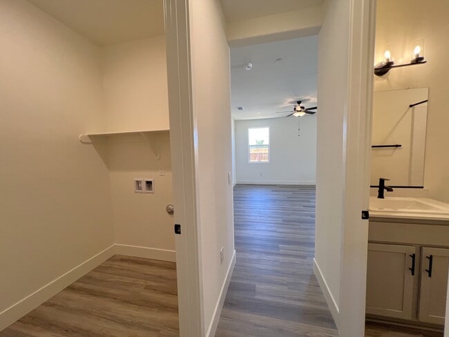 Building Photo - 8234 Violet Rose Ct