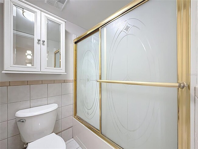 Building Photo - 890 N Village Dr