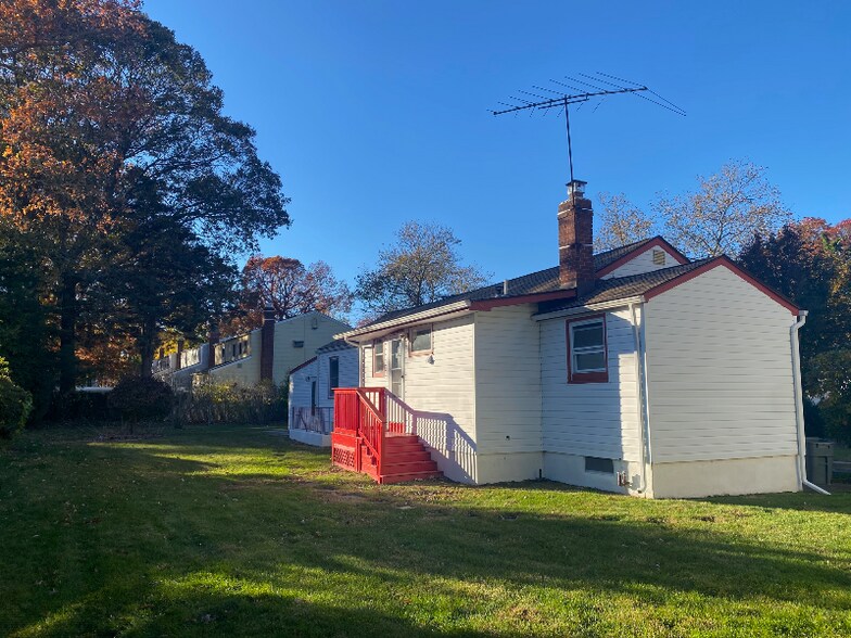 Building Photo - 14 Lantern St