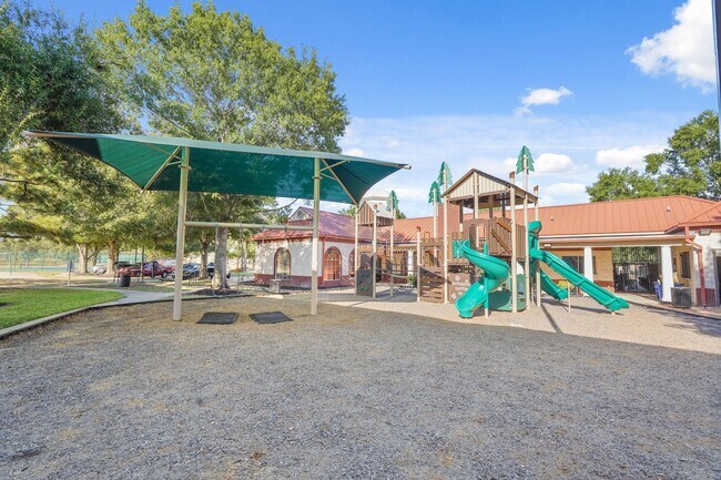 Building Photo - 10427 Lyndon Meadows Dr