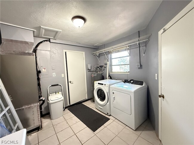 Building Photo - 1354 Stadler Dr