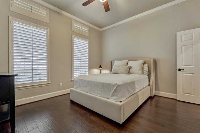 Building Photo - 87 W Honey Grove Pl