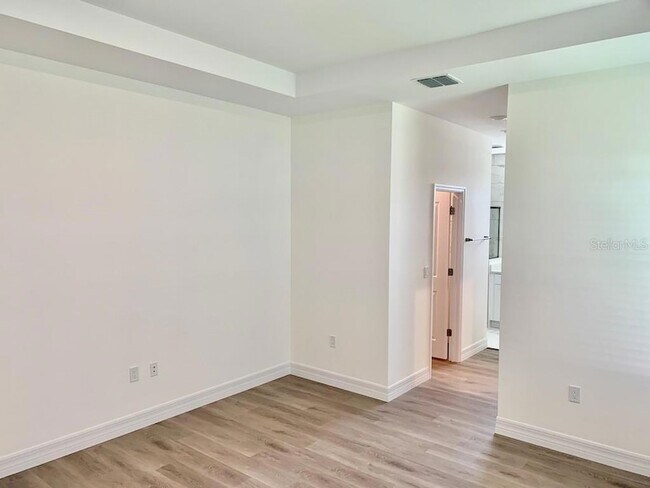 Building Photo - 21475 Seaton Ave