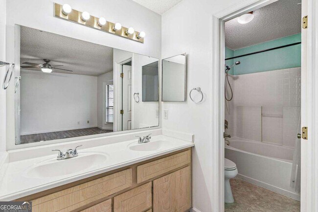 Building Photo - 104 Westridge Ct