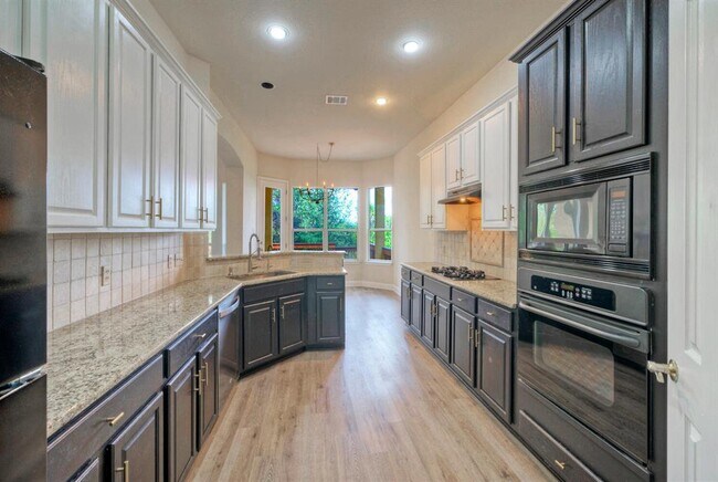 Building Photo - 3912 Coopers Hawk Cove