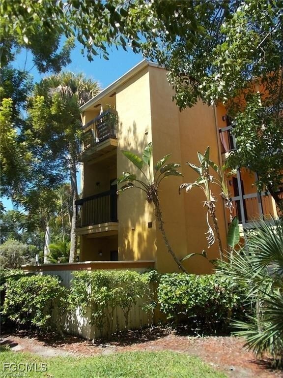 Building Photo - 2835 Winkler Ave