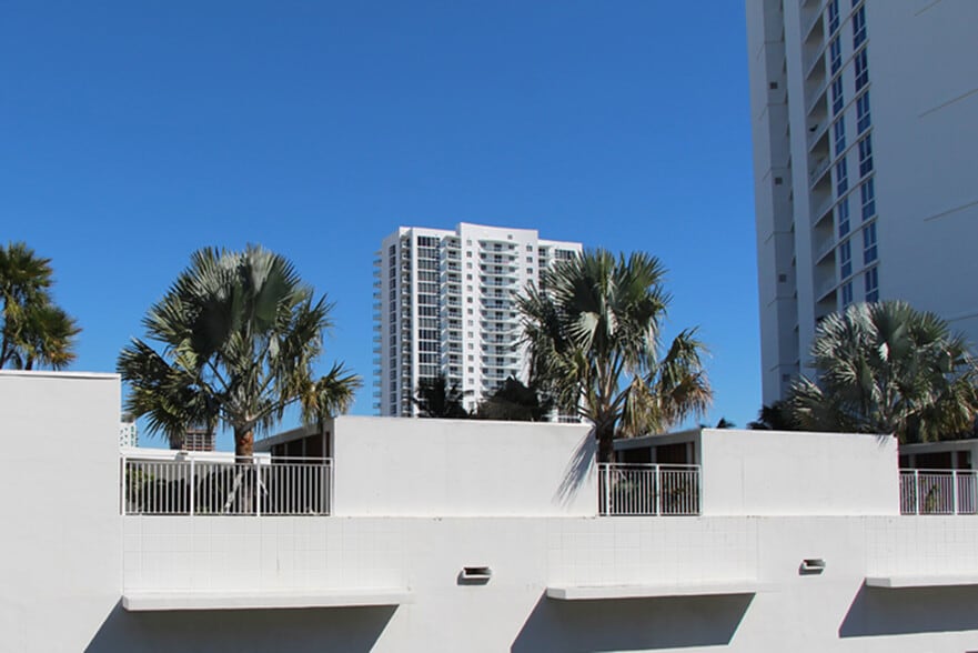 Building Photo - 2001 Biscayne Blvd