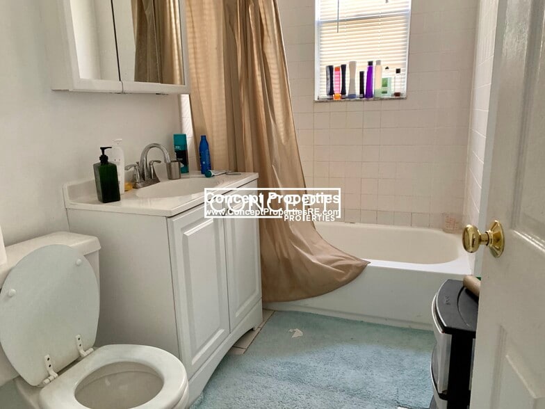 Building Photo - 26 Haskell St