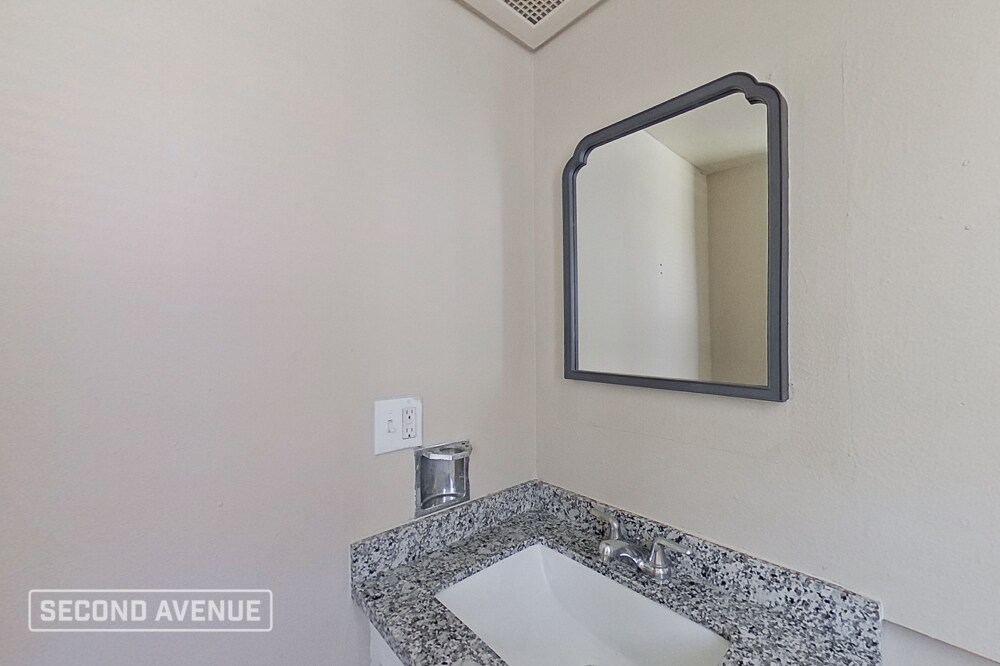 Building Photo - 1495 W Gulf Bank Rd