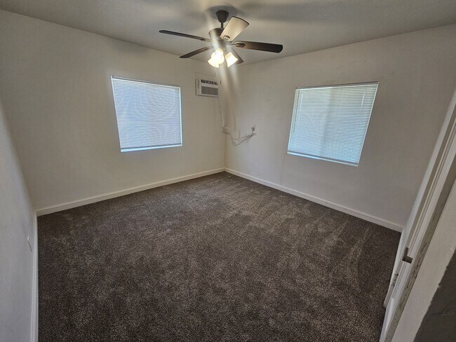 Building Photo - Home for Rent in Corning! 2 Bedroom 1 Bathroom PLUS Bonus Room