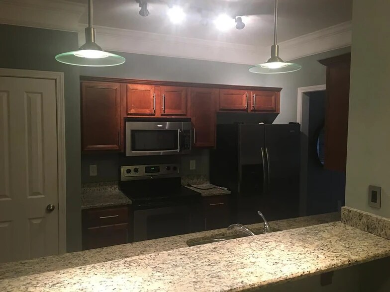 Kitchen - 2310 Elliott Ave