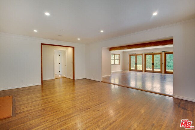 Building Photo - 3363 Colbert Ave