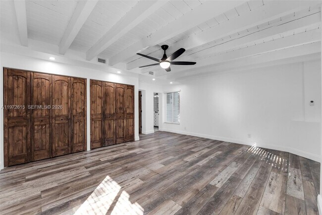 Building Photo - 3965 SW 60th Ct