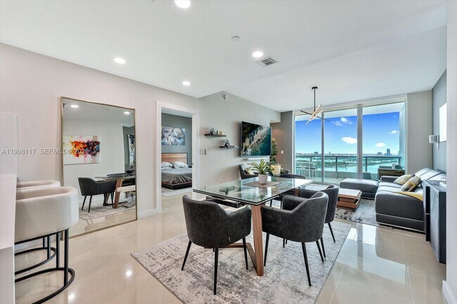 Building Photo - 900 Biscayne Blvd