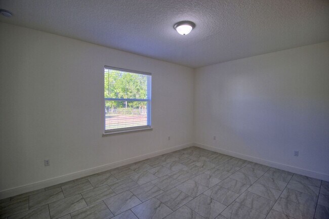 Building Photo - 5054 Marina Dr