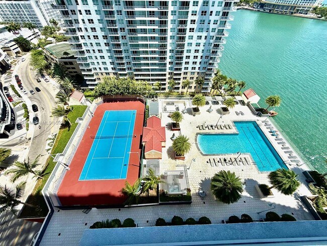 Building Photo - 1155 Brickell Bay Dr