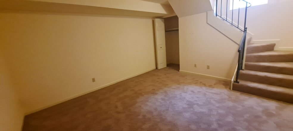 Building Photo - 1217 Lami St