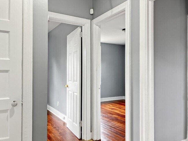 Building Photo - 2002 Shirley Ave