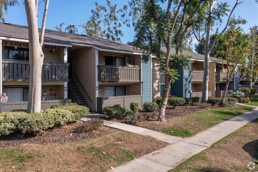 River Oaks 3535 Banbury Dr Riverside CA 92505 Apartment Finder