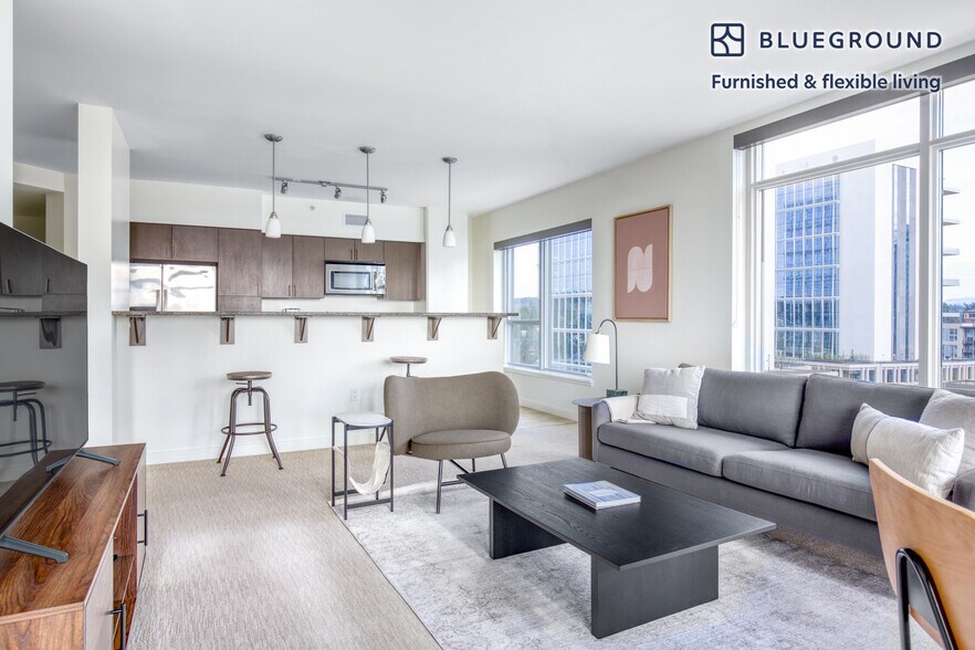 Building Photo - 10349 NE 10th St