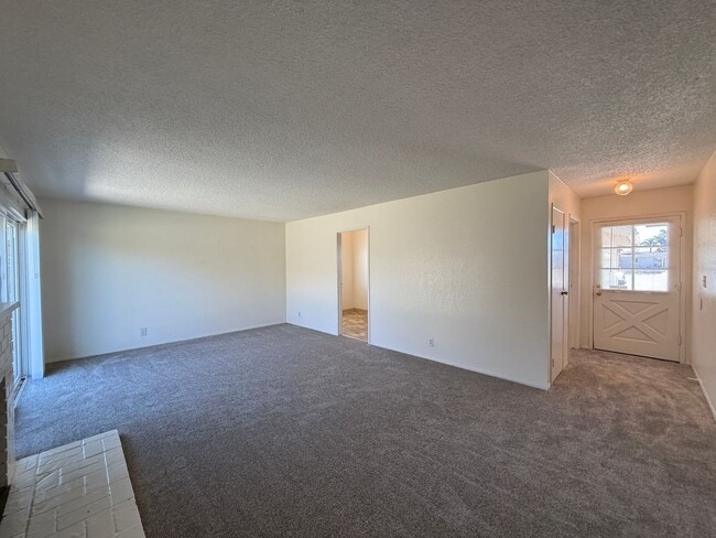 Building Photo - Orcutt Single Story Ranch Style Home Near Waller Park/Highway 135