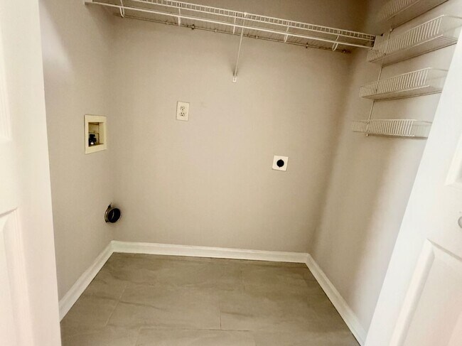 Building Photo - 4216 Rogers Creek Ct