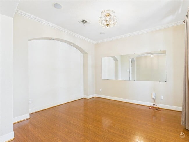 Building Photo - 2504 Alexander Ct
