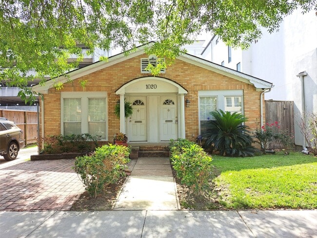 Primary Photo - 1020 Crocker St
