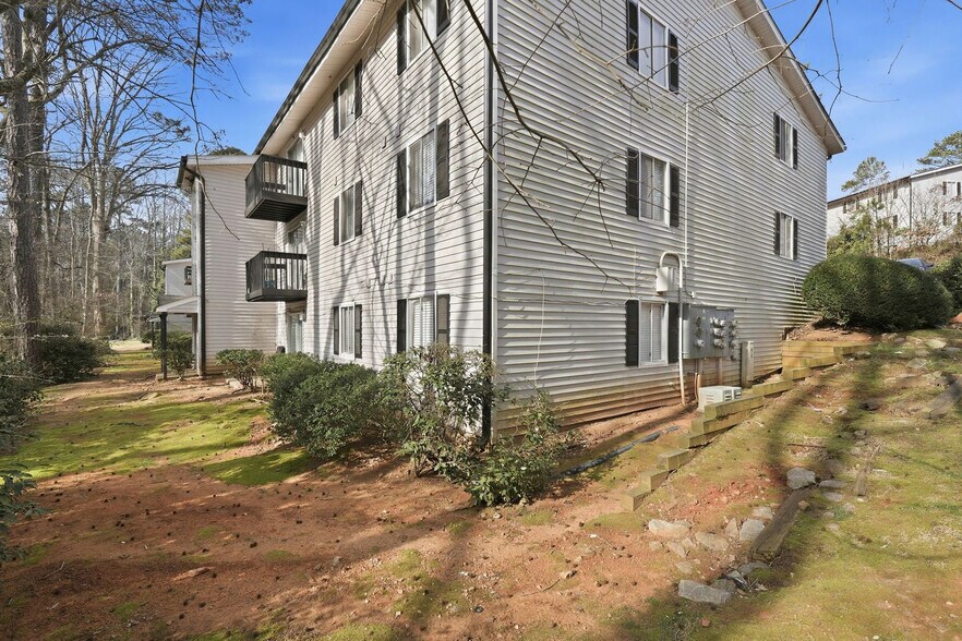 Building Photo - 1302 Stone Mill Cove