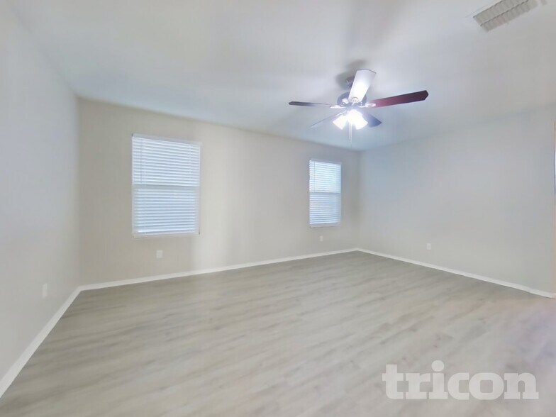 Building Photo - 11692 N 165th Ln