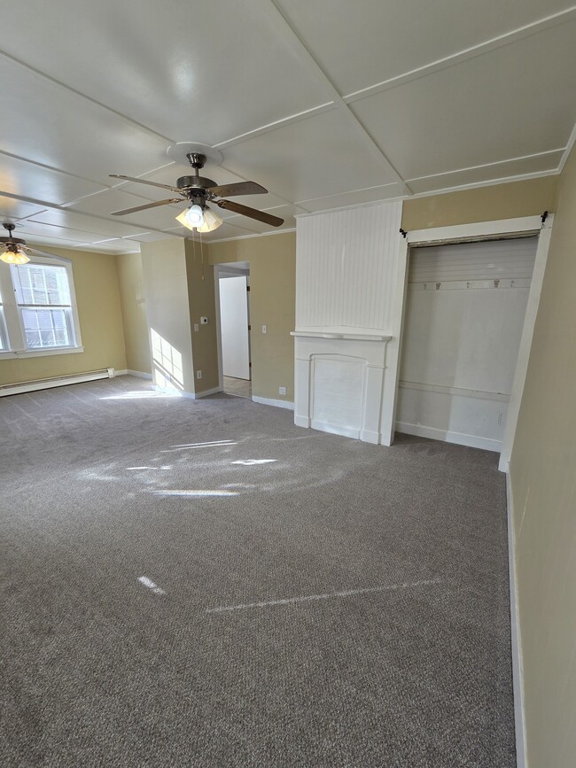 Building Photo - 12 S A St