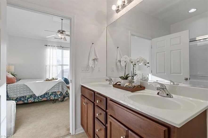 Building Photo - 1173 Kelso Ln